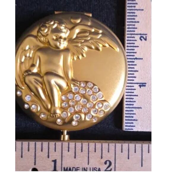 Estee Lauder: September Angel Compact Lucidity - Picture 9 of 9